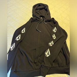 Volcom hoodie Bundle! Black size XL and grey XL !